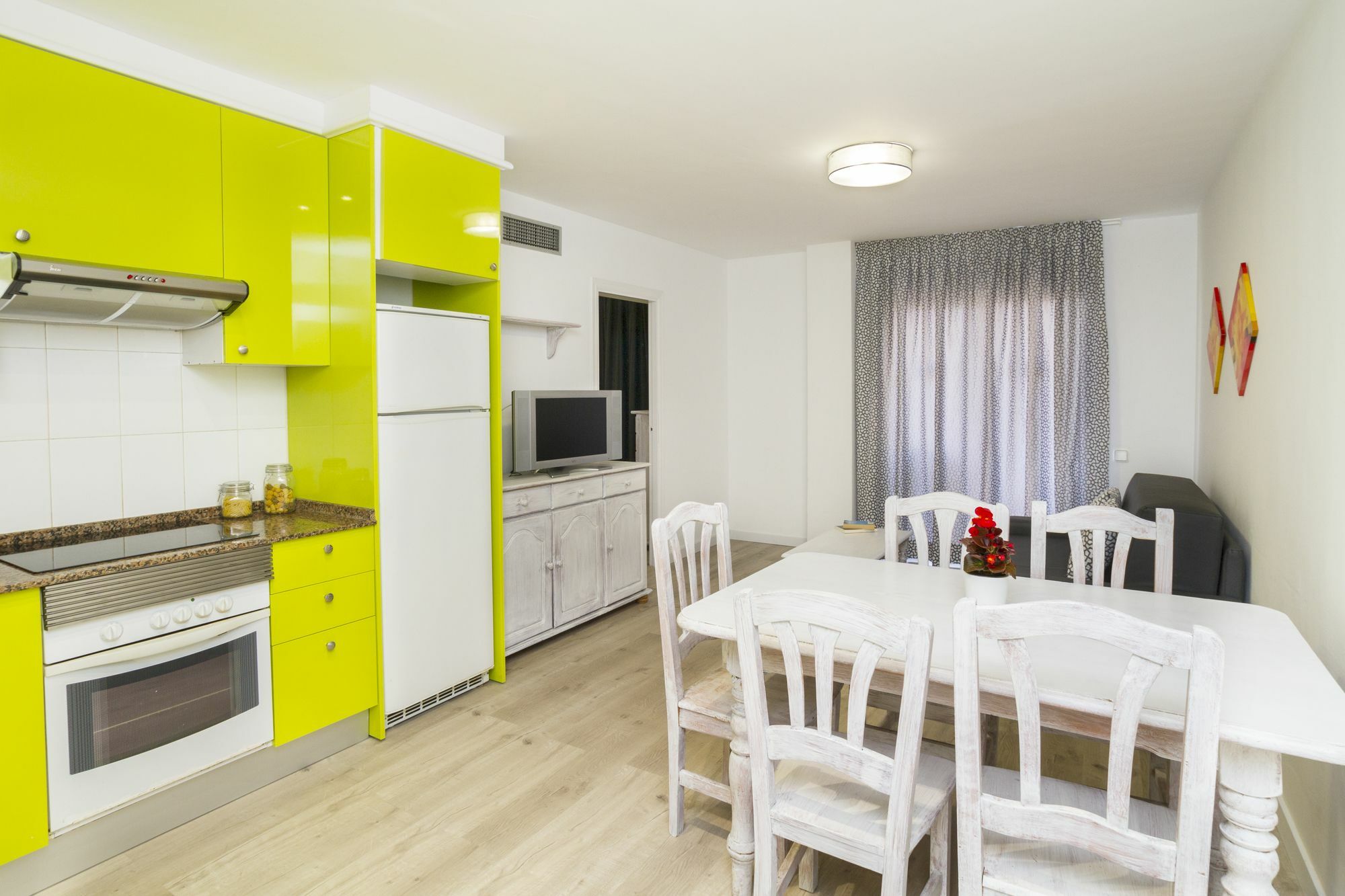 Apartamentos Intersalou Priorat Екстер'єр фото