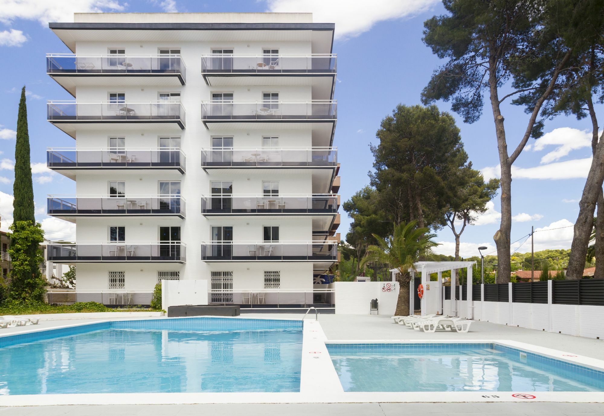 Apartamentos Intersalou Priorat Екстер'єр фото
